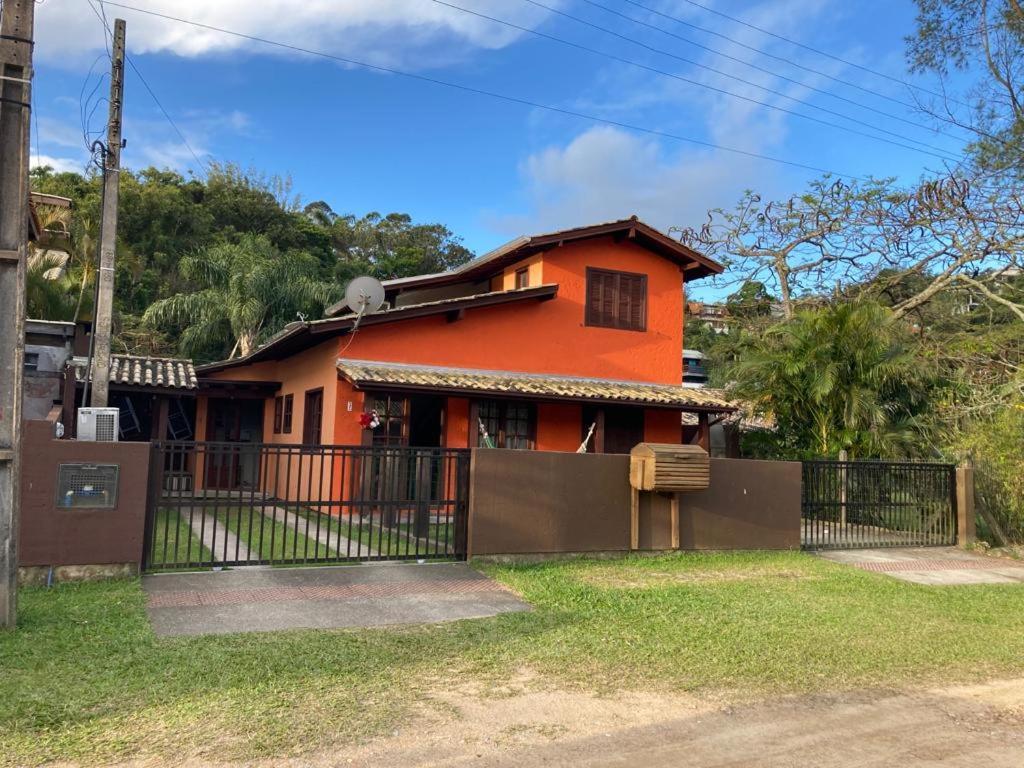 Residencial Oliveira - Casas Na Praia Da Ferrugem Гаропаба Екстериор снимка